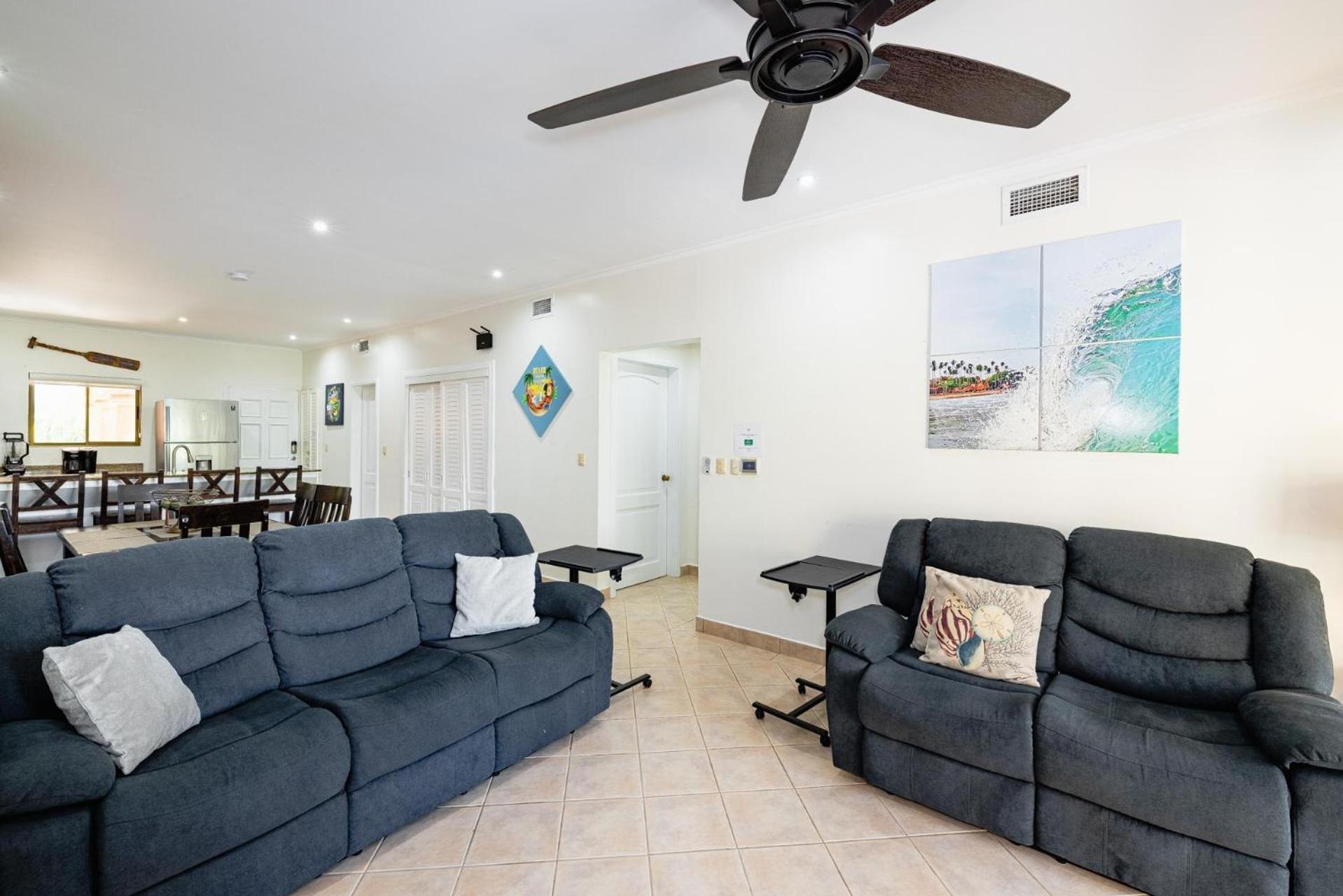 Sunrise 6- Ocean View 2 Bedroom Condo, Steps To The Beach 塔马林多 外观 照片