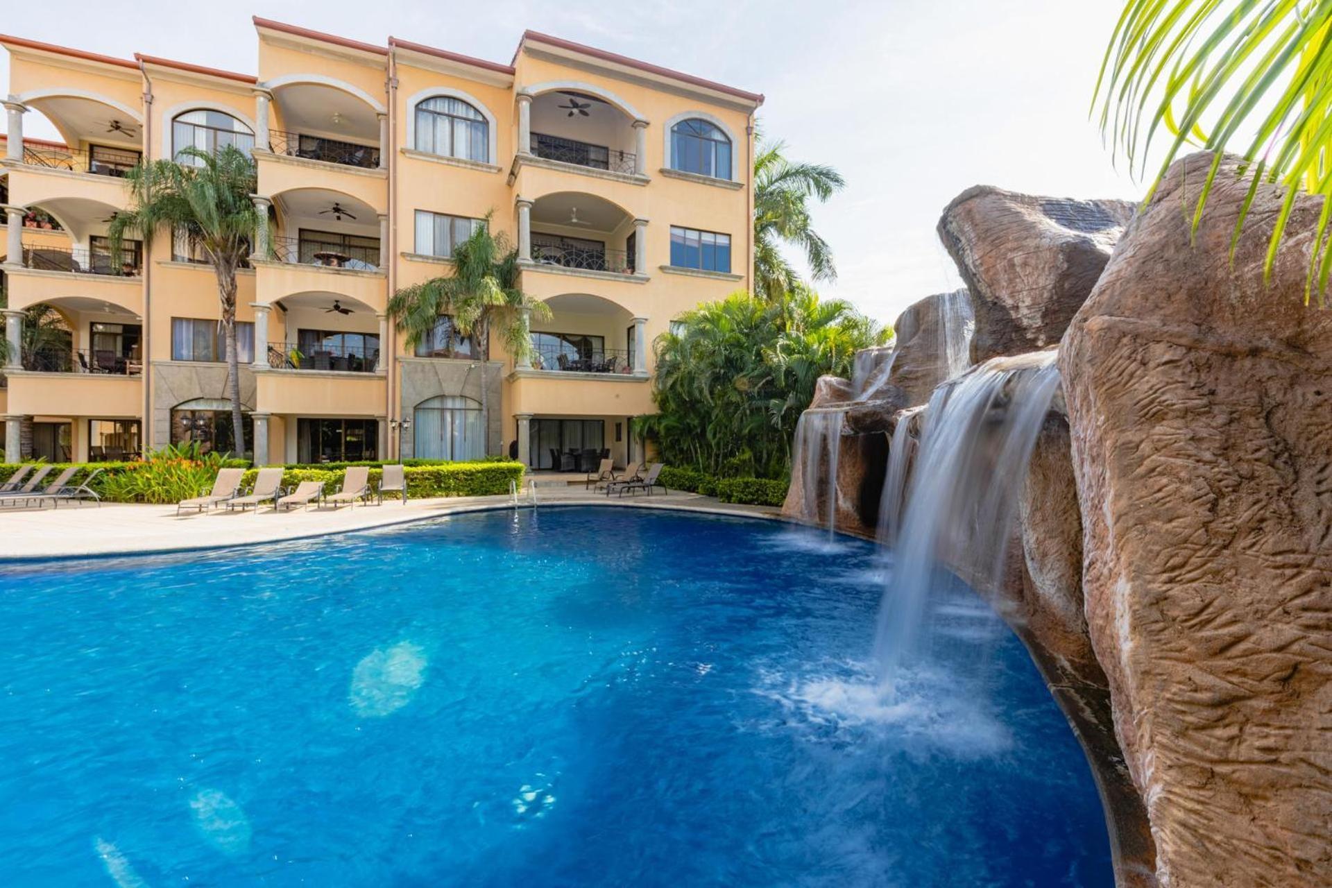Sunrise 6- Ocean View 2 Bedroom Condo, Steps To The Beach 塔马林多 外观 照片