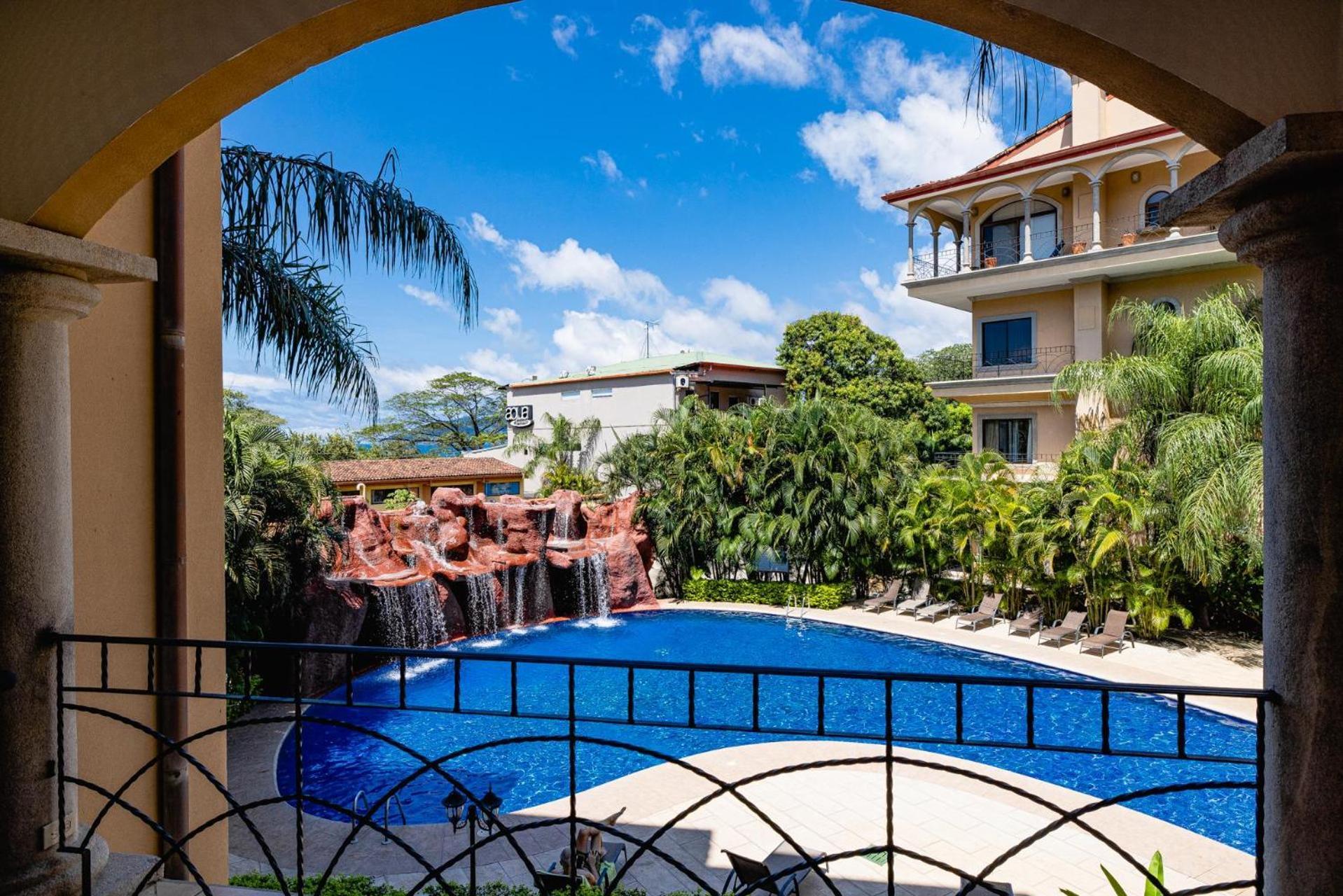 Sunrise 6- Ocean View 2 Bedroom Condo, Steps To The Beach 塔马林多 外观 照片