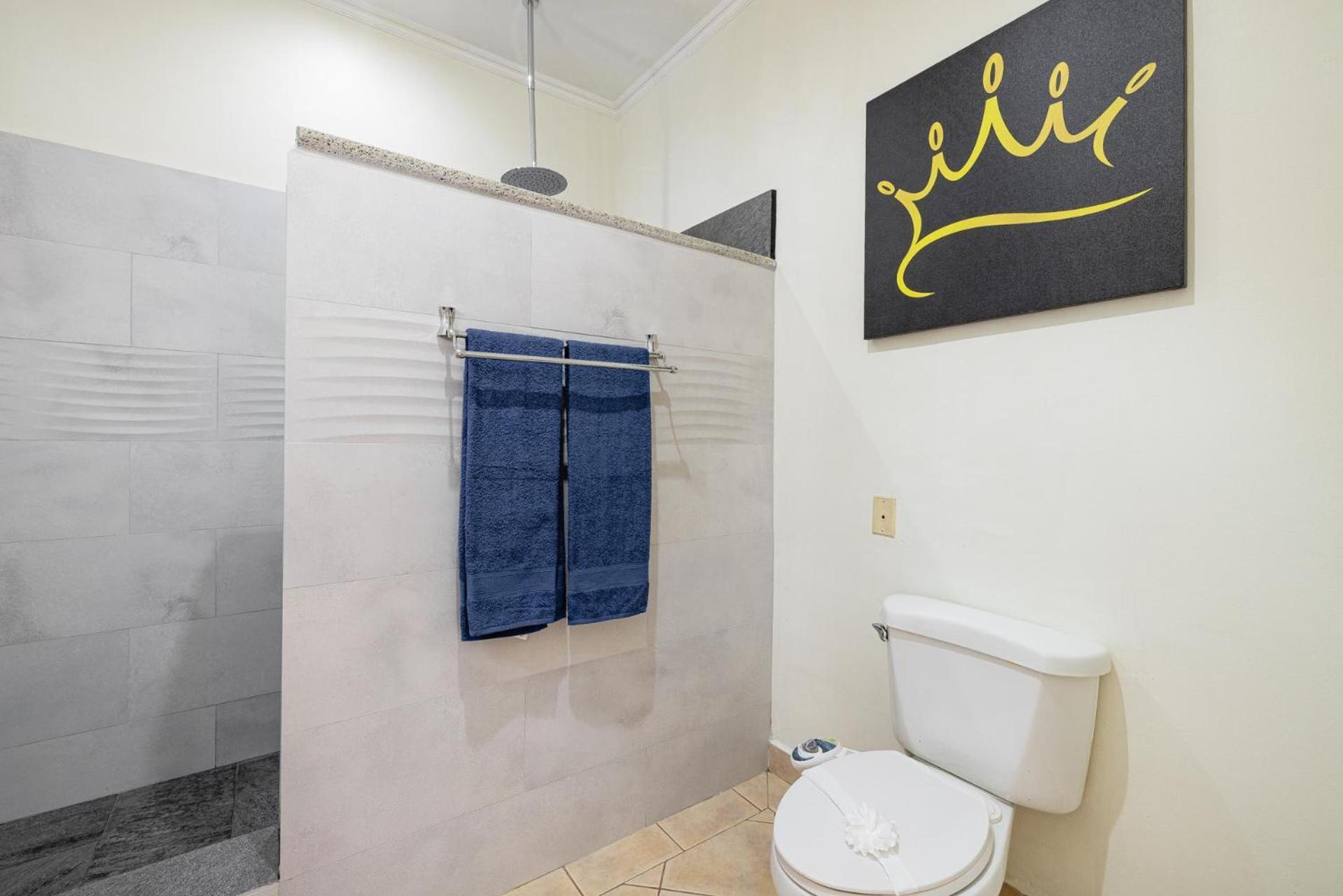 Sunrise 6- Ocean View 2 Bedroom Condo, Steps To The Beach 塔马林多 外观 照片