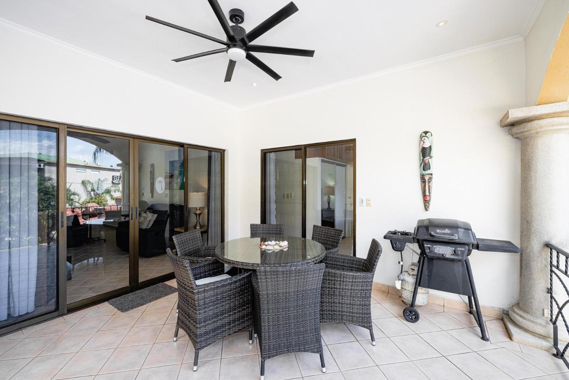 Sunrise 6- Ocean View 2 Bedroom Condo, Steps To The Beach 塔马林多 外观 照片