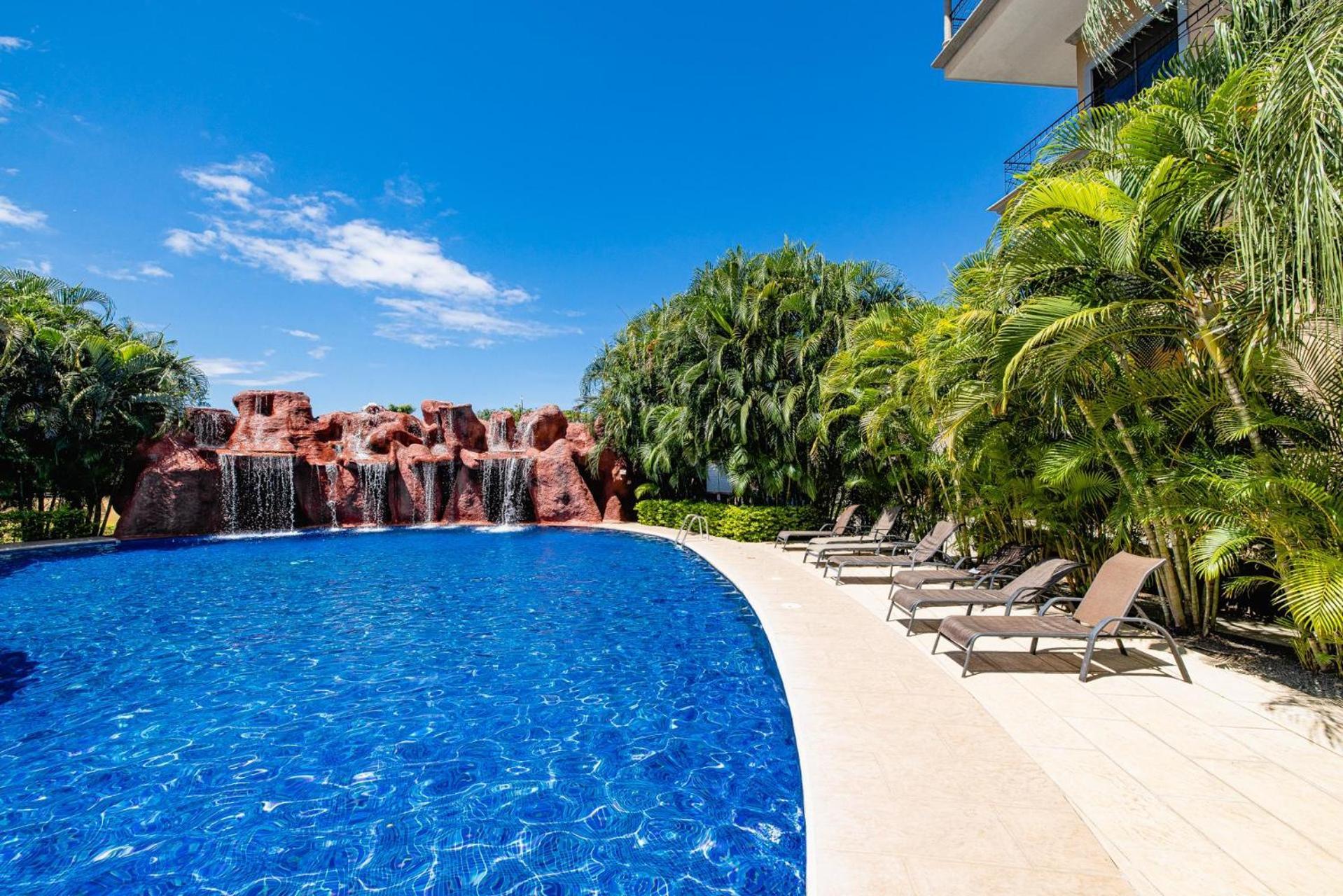 Sunrise 6- Ocean View 2 Bedroom Condo, Steps To The Beach 塔马林多 外观 照片